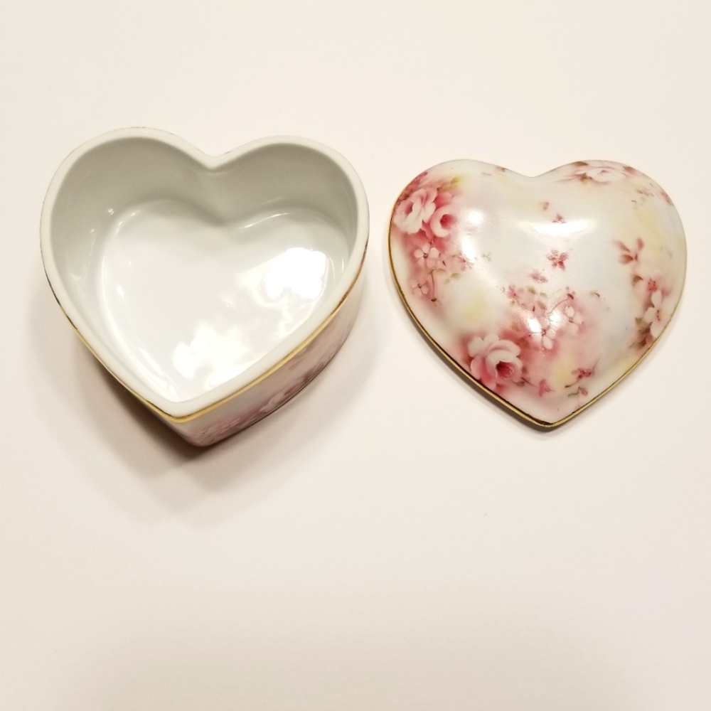 Porcelain Heart Shaped Trinket Box